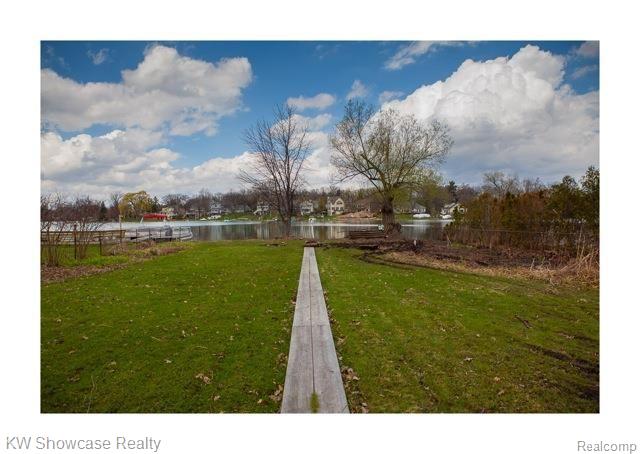 6490 Commerce Road West Bloomfield, MI 48324 - Photo 17 of 65 Backyard W/Lake Views