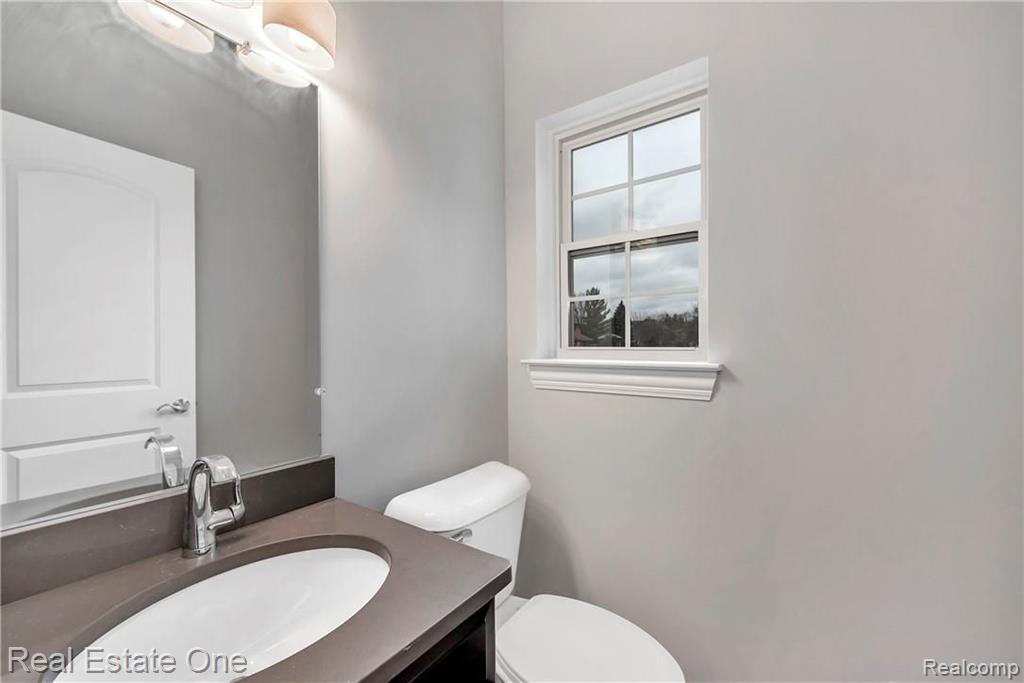 3781 Milano Ct. Rochester Hills, MI 48307 - Photo 26 of 38