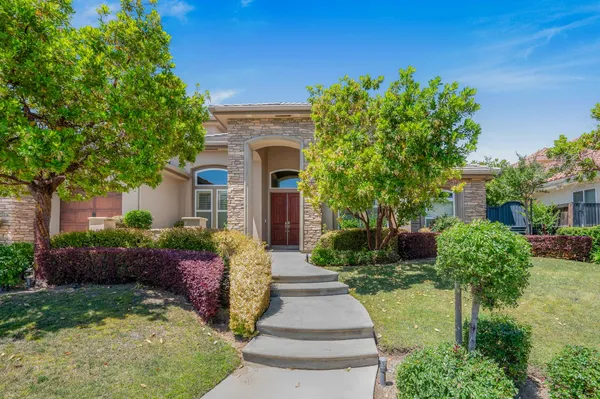 $1,250,000 | 2136 East Royal Dornoch Avenue, Fresno, CA 93730