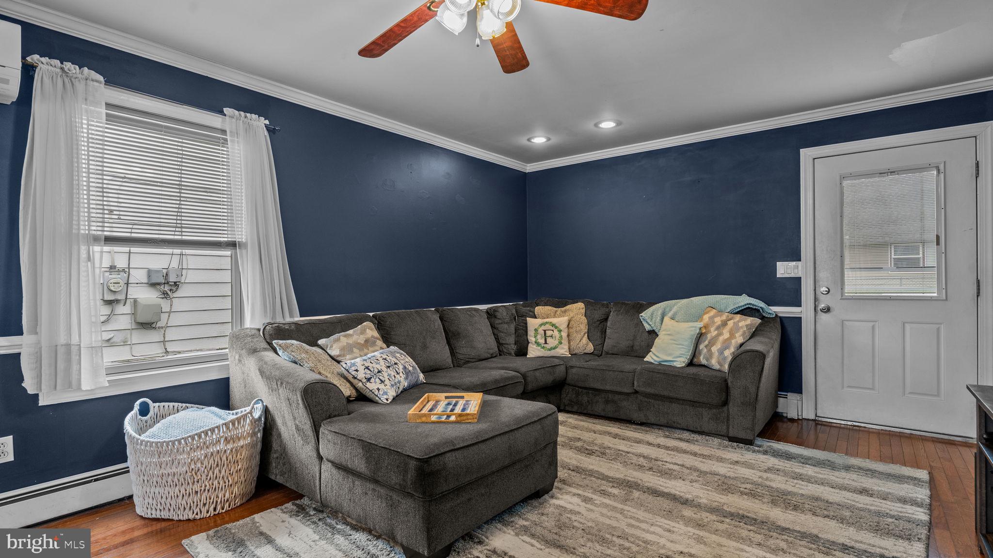55 Grapevine Road Levittown, PA 19057 - Photo 11 of 27 a living room with furniture