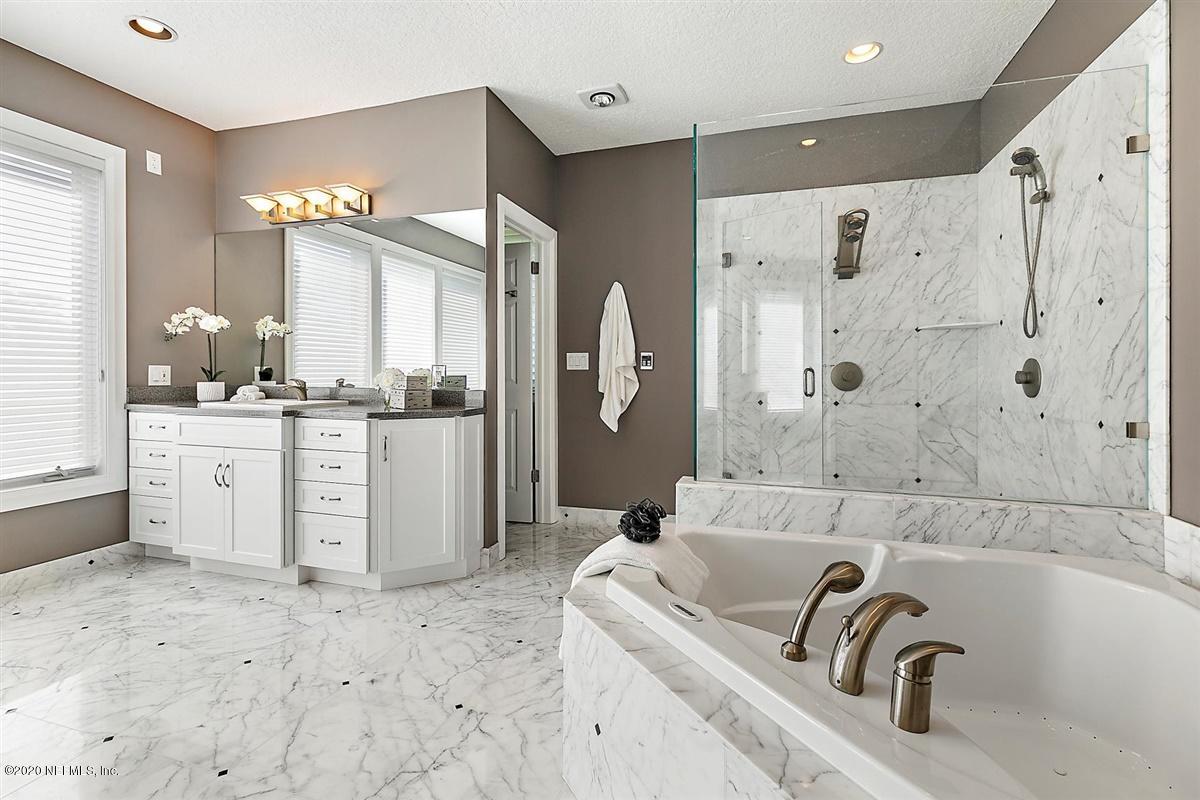 8175 Summit Ridge Lane Jacksonville, FL 32256 - Photo 23 of 76 Owner's Bathroom