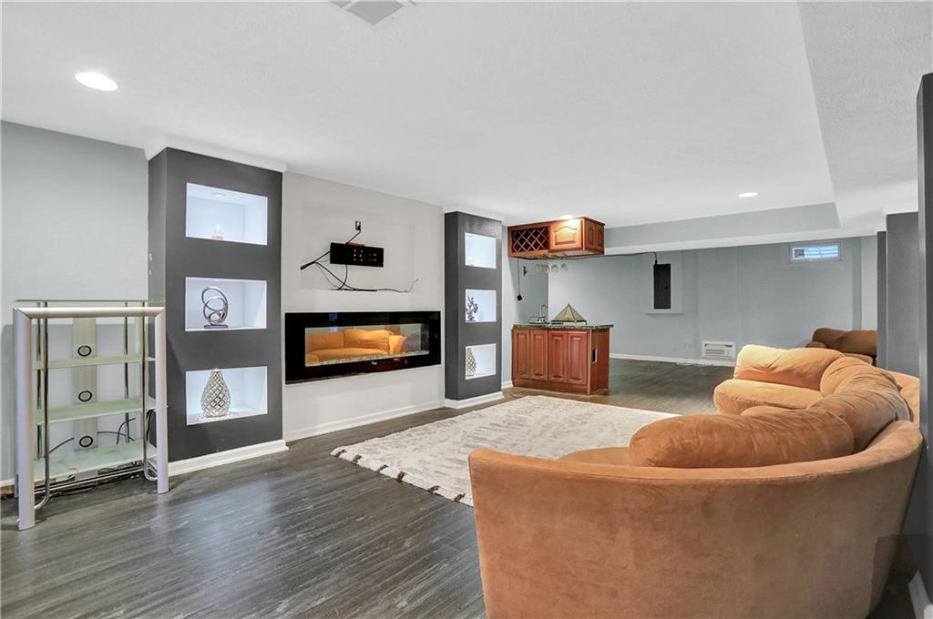 5354 Roxbury Road Indianapolis, IN 46226 - Photo 45 of 60 Gallery Image 45