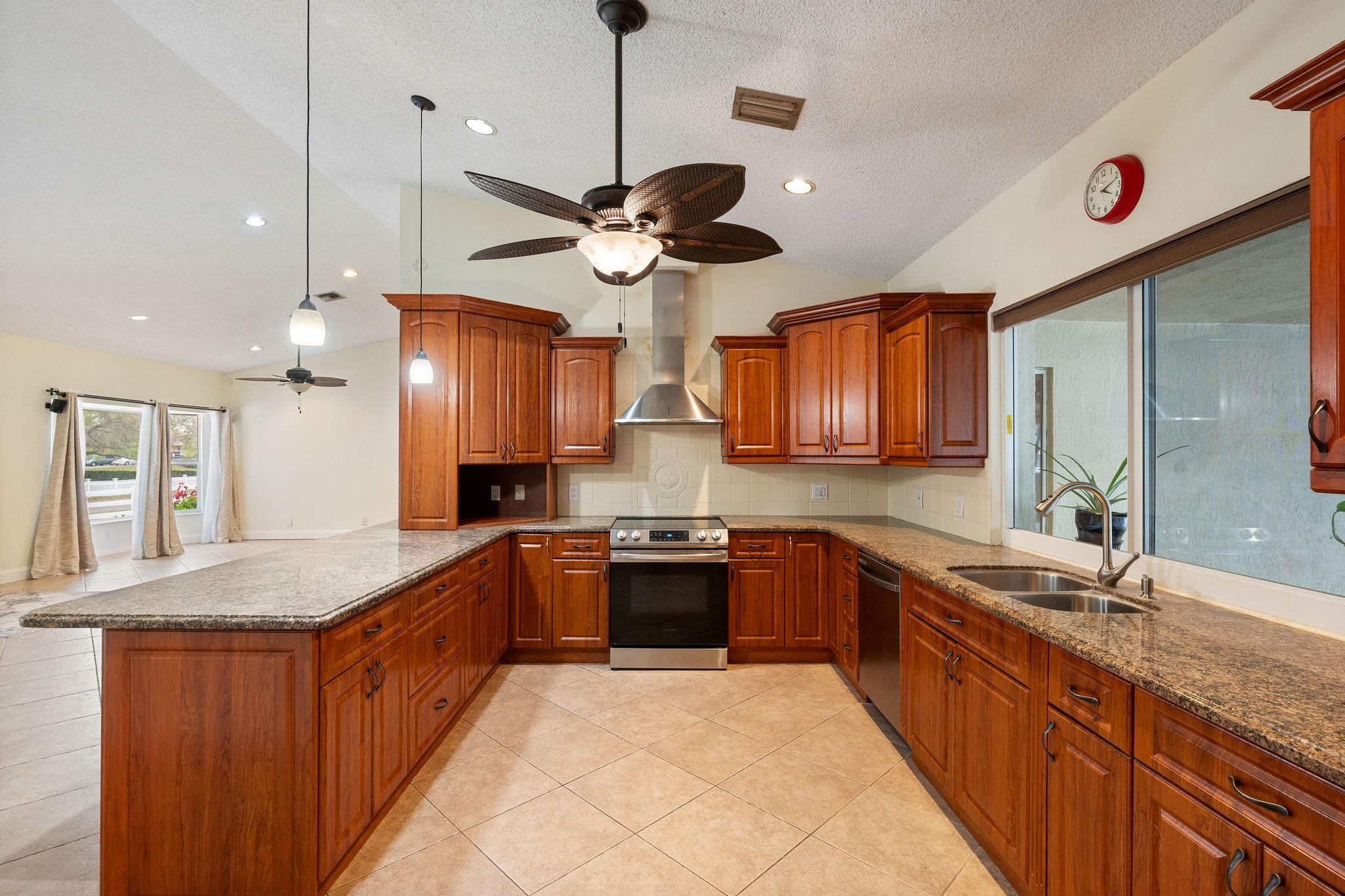 5711 Southwest 195th Terrace Southwest Ranches, FL 33332 - Photo 23 of 37 Photo 23