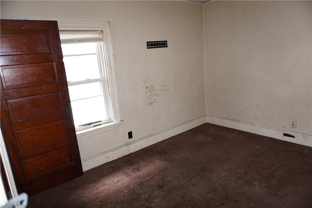 208 California Avenue Providence, RI 02905 - Photo 12 of 17