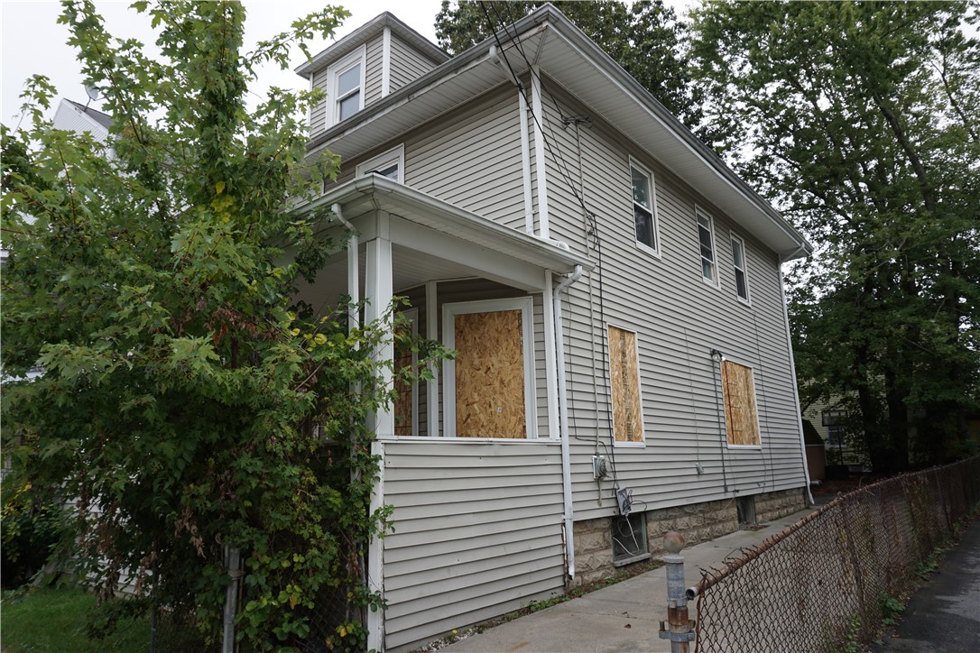 208 California Avenue Providence, RI 02905 - Photo 3 of 17