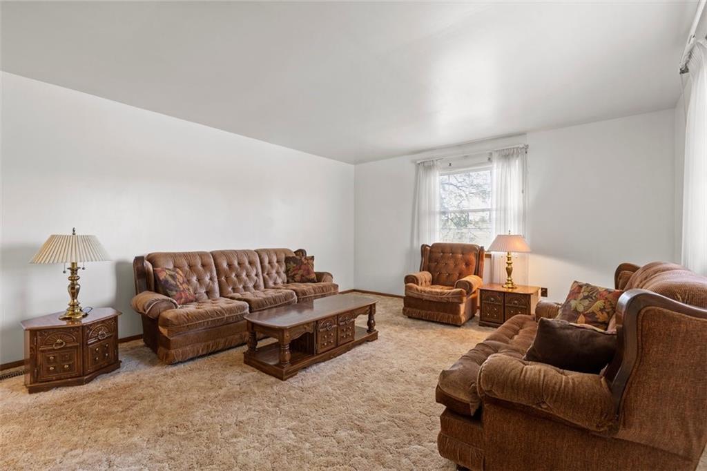 30 Potato Run Road Washington, PA 15301 - Photo 9 of 42 Main floor family room