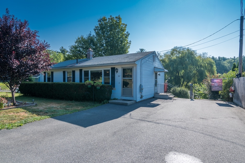 707 Bernardston Road Greenfield, MA 01301 - Photo 1 of 40 Gallery Image 1