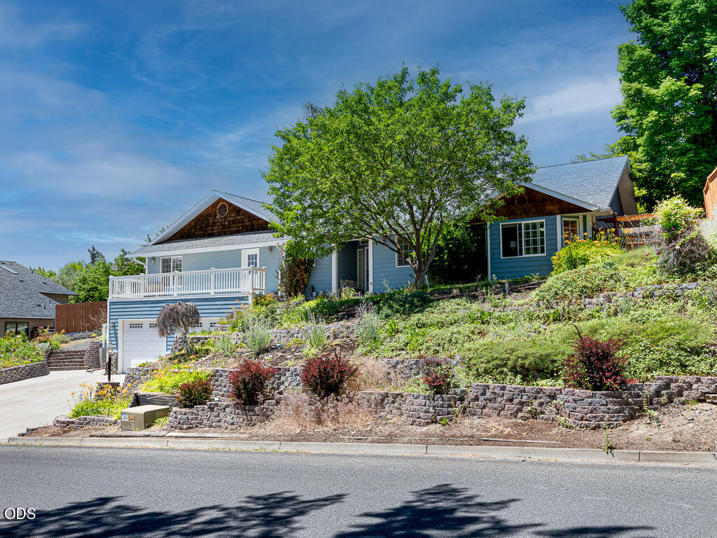 134 Ridgecrest Drive Klamath Falls, OR 97601 - Photo 2 of 31
