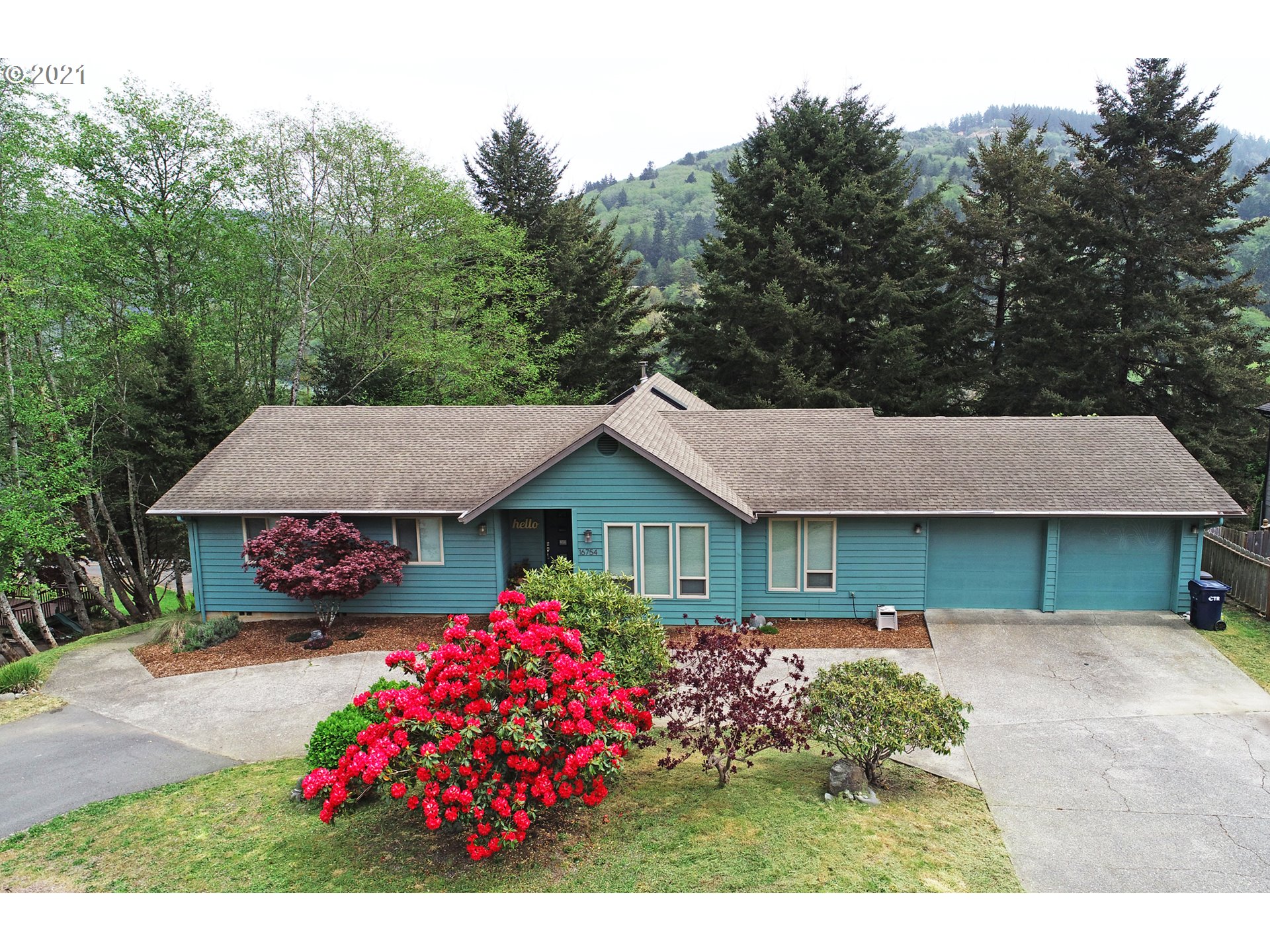 16754 Thompson Road Brookings, OR 97415 - Photo 2 of 32 Gallery Image 2