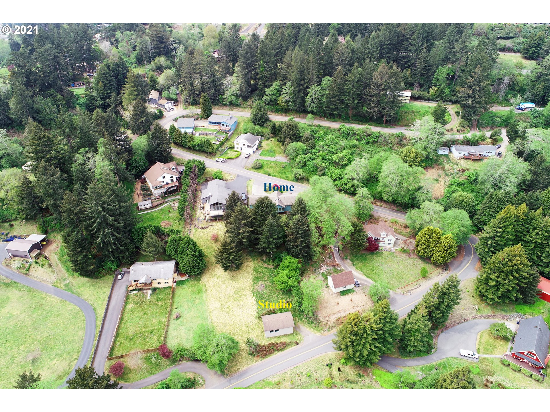 16754 Thompson Road Brookings, OR 97415 - Photo 5 of 32 Gallery Image 5