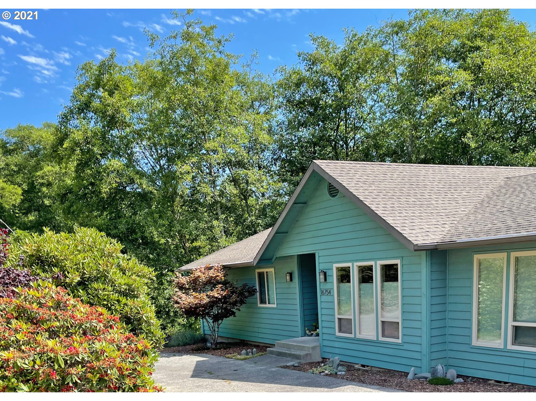 16754 Thompson Road Brookings, OR 97415 - Photo 6 of 32 Gallery Image 6