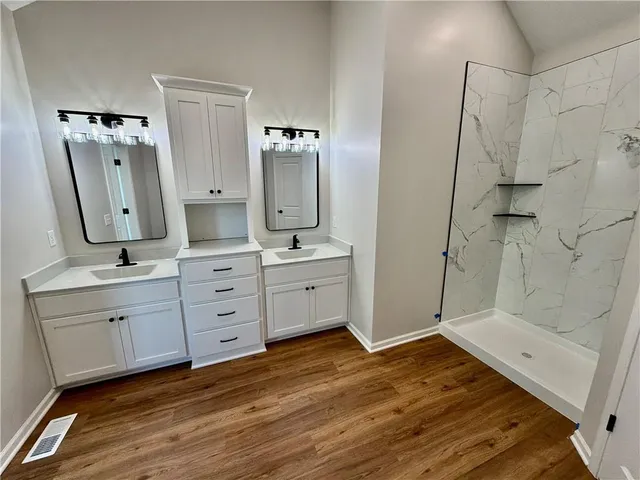 $385,000 | 318 Northeast 51st Road, Warrensburg, MO 64093