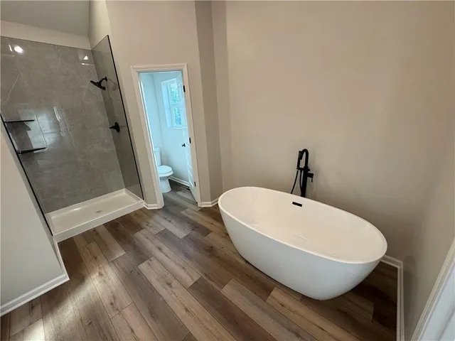 $385,000 | 318 Northeast 51st Road, Warrensburg, MO 64093