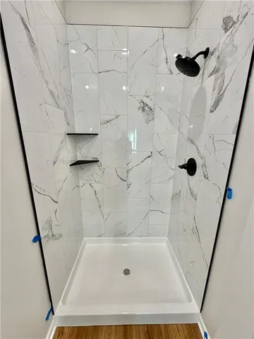 $385,000 | 318 Northeast 51st Road, Warrensburg, MO 64093