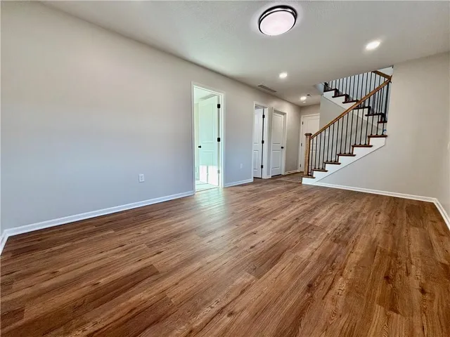 $385,000 | 318 Northeast 51st Road, Warrensburg, MO 64093