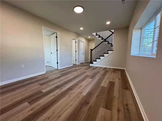 $385,000 | 318 Northeast 51st Road, Warrensburg, MO 64093