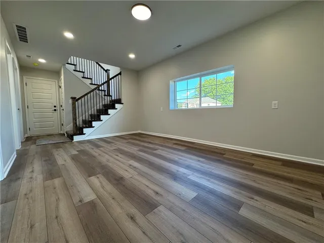 $385,000 | 318 Northeast 51st Road, Warrensburg, MO 64093