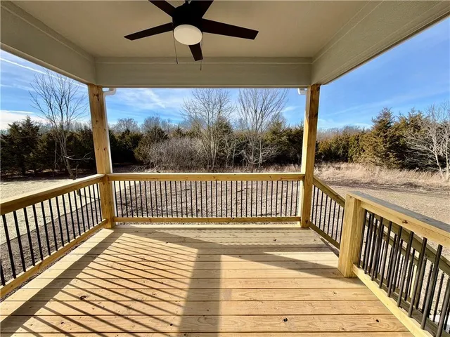 $385,000 | 318 Northeast 51st Road, Warrensburg, MO 64093