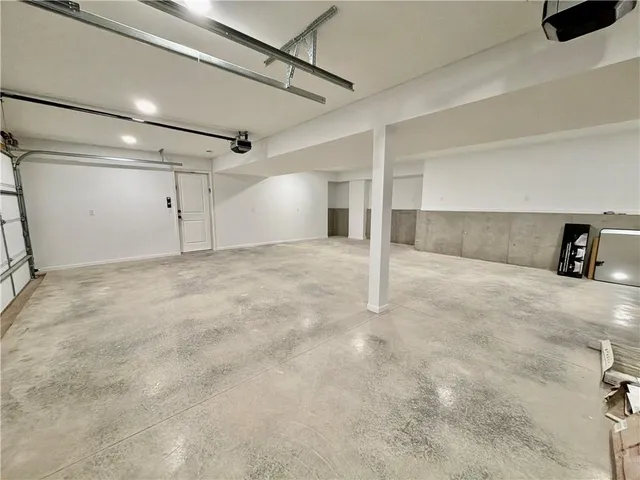 $385,000 | 318 Northeast 51st Road, Warrensburg, MO 64093