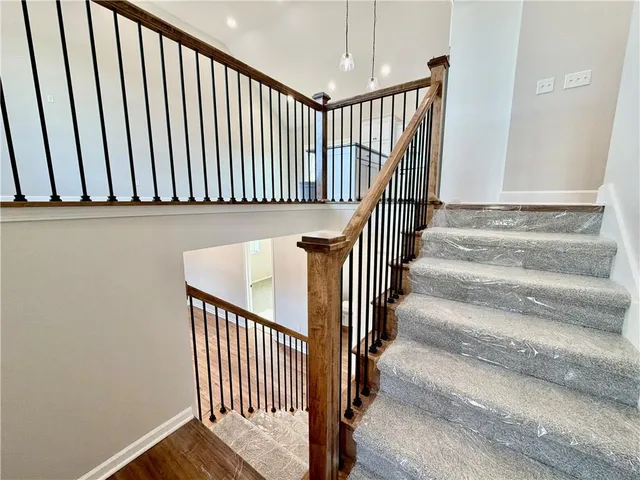 $385,000 | 318 Northeast 51st Road, Warrensburg, MO 64093