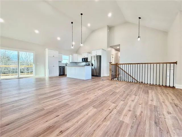 $385,000 | 318 Northeast 51st Road, Warrensburg, MO 64093