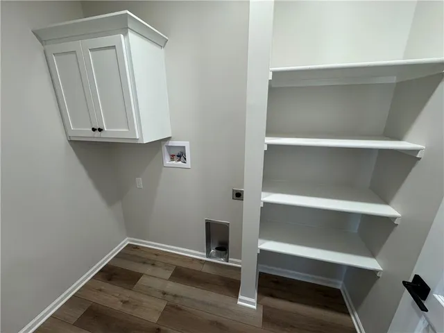 $385,000 | 318 Northeast 51st Road, Warrensburg, MO 64093