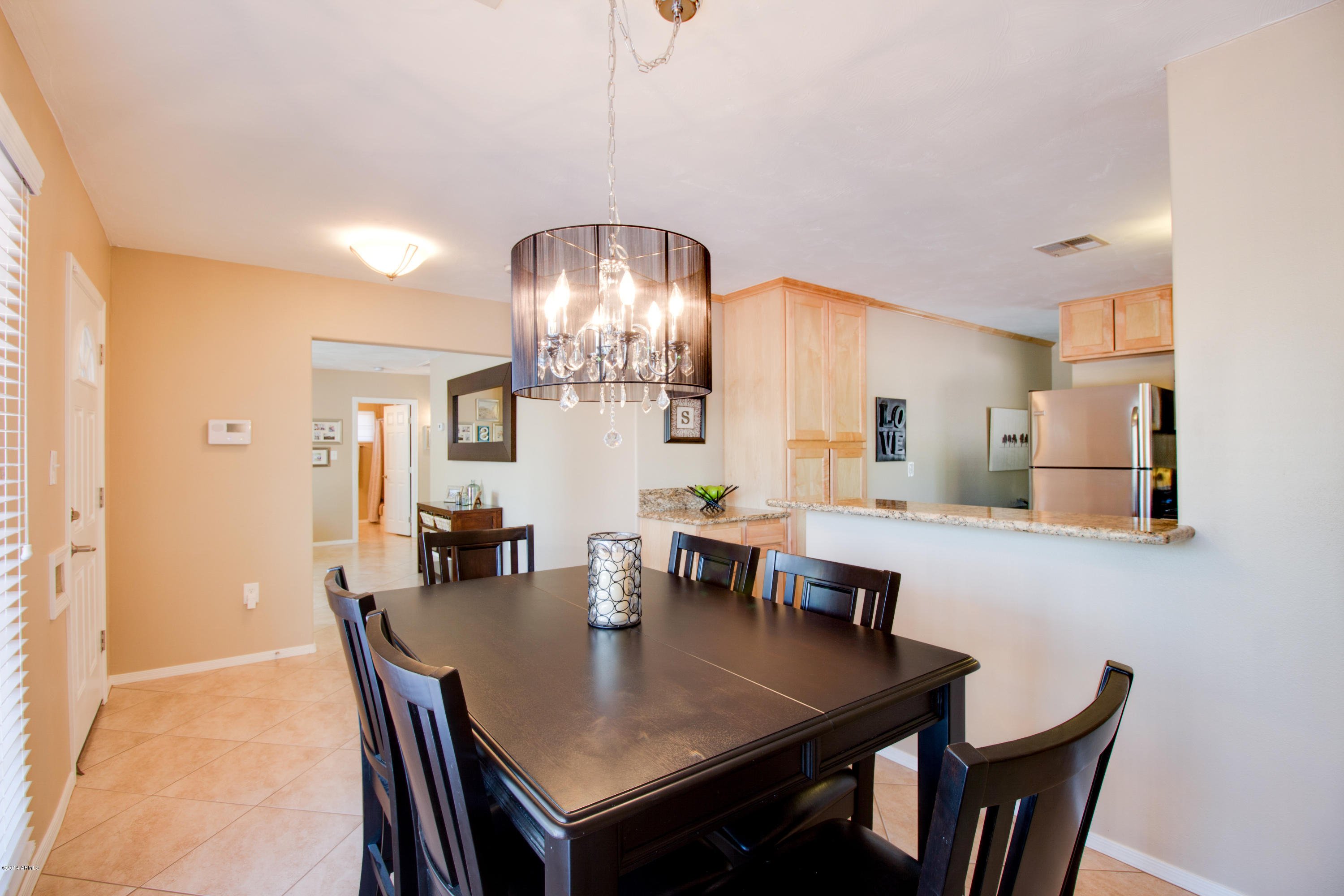 1148 East Ocotillo Road Phoenix, AZ 85020 - Photo 3 of 14 Megan-4