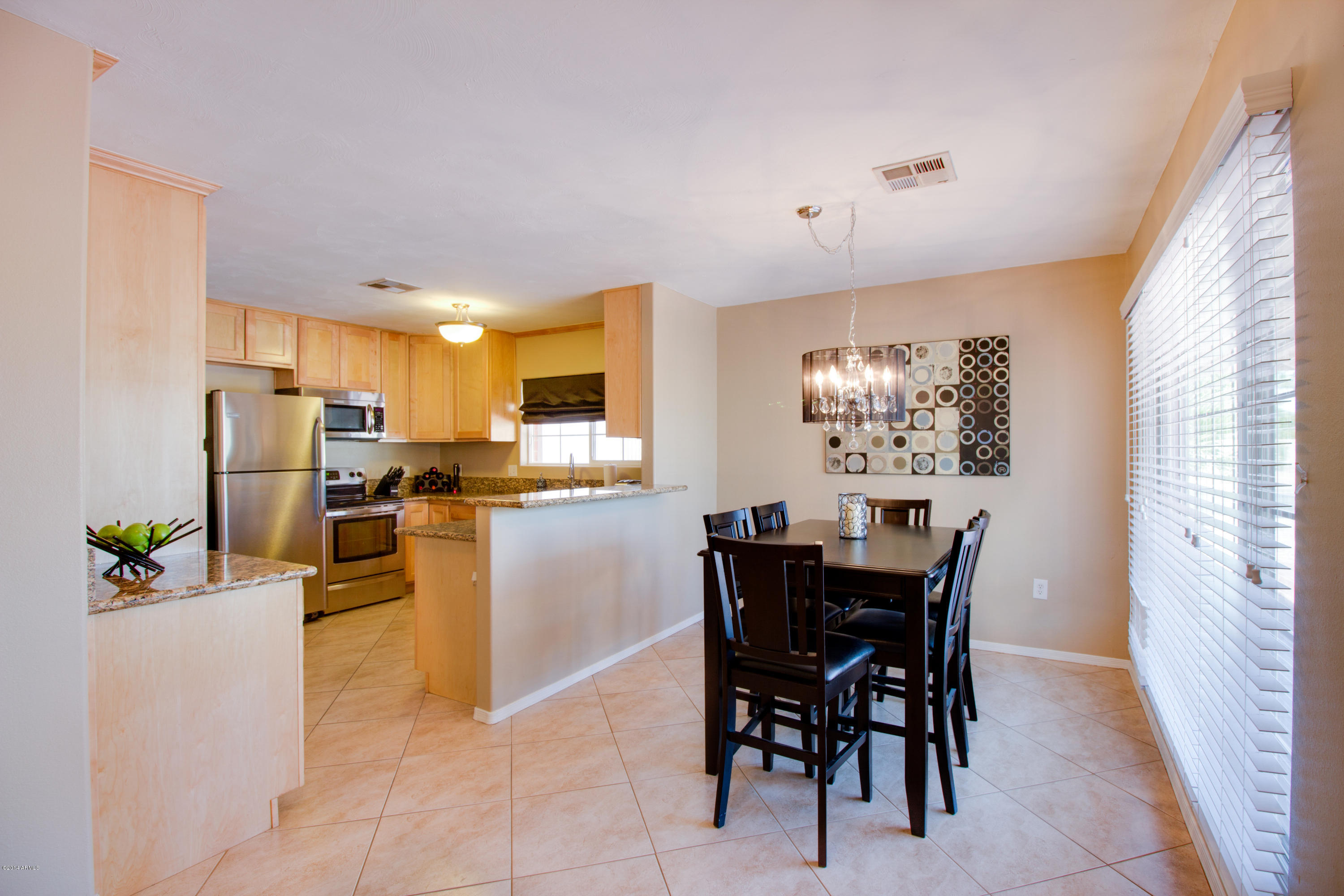 1148 East Ocotillo Road Phoenix, AZ 85020 - Photo 4 of 14 Megan-5