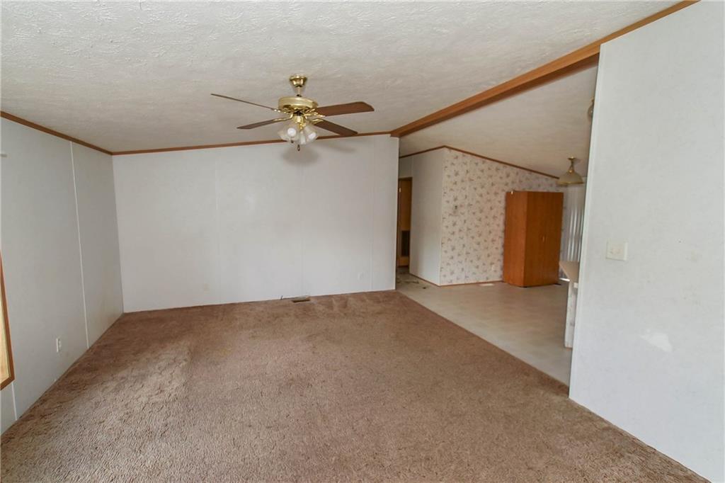 318 Hackelbender Road Mount Morris, PA 15349 - Photo 4 of 23