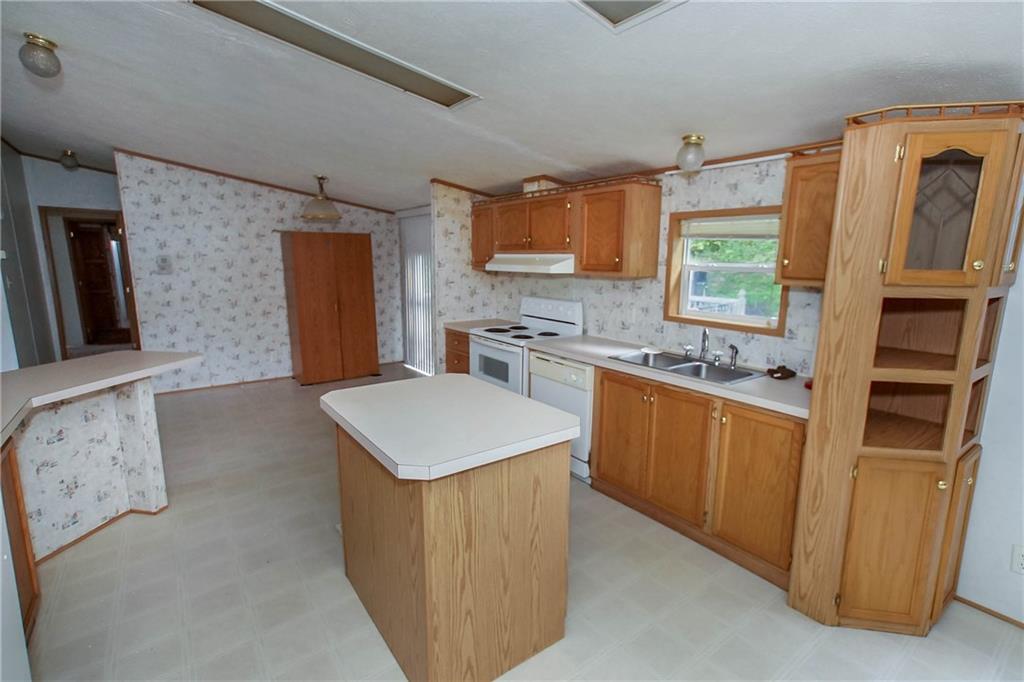 318 Hackelbender Road Mount Morris, PA 15349 - Photo 7 of 23