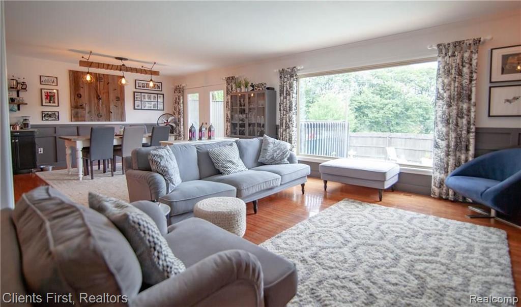 25236 Hopkins Road Farmington Hills, MI 48335 - Photo 7 of 53