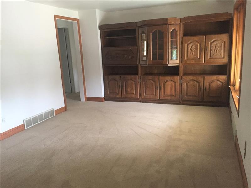 224 Orchard Spring Road Pittsburgh, PA 15220 - Photo 7 of 16 Gallery Image 7