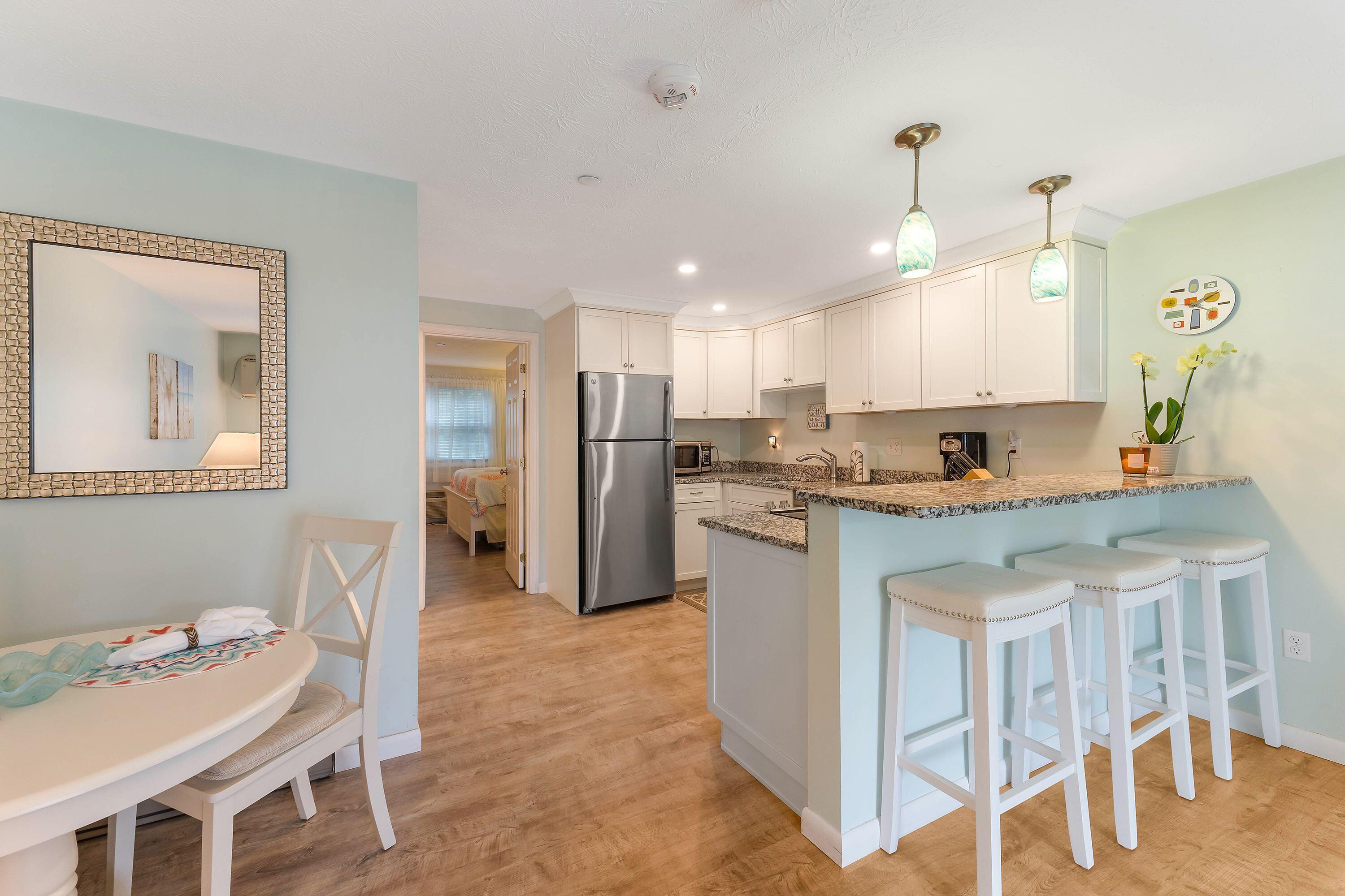 444 Main Street, Unit 110 Ogunquit, ME 03907 - Photo 7 of 19 Flexible Dining Spaces
