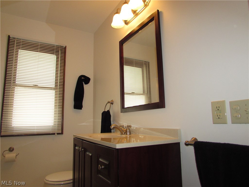 6090 Ridge Road Parma, OH 44129 - Photo 10 of 35