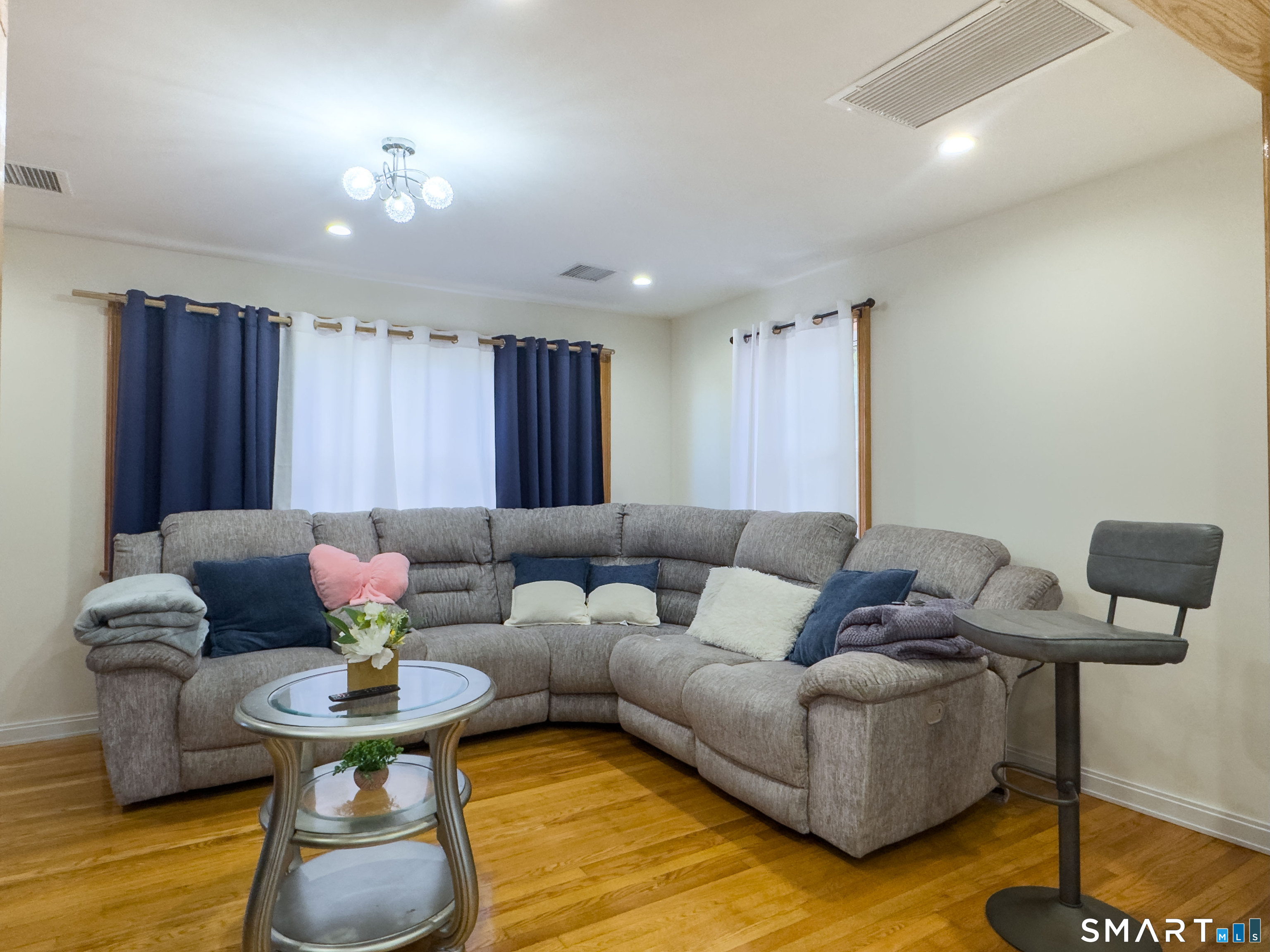 90 Seymour Street Waterbury, CT 06708 - Photo 4 of 28