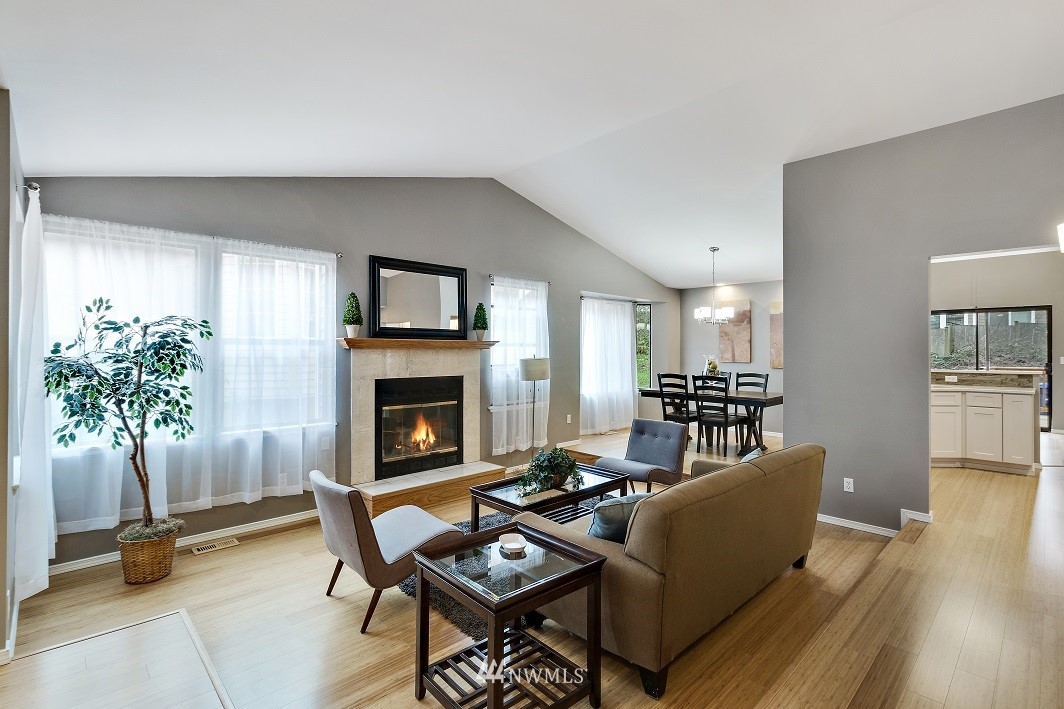 2056 Southeast 8th Place Renton, WA 98057 - Photo 5 of 19
