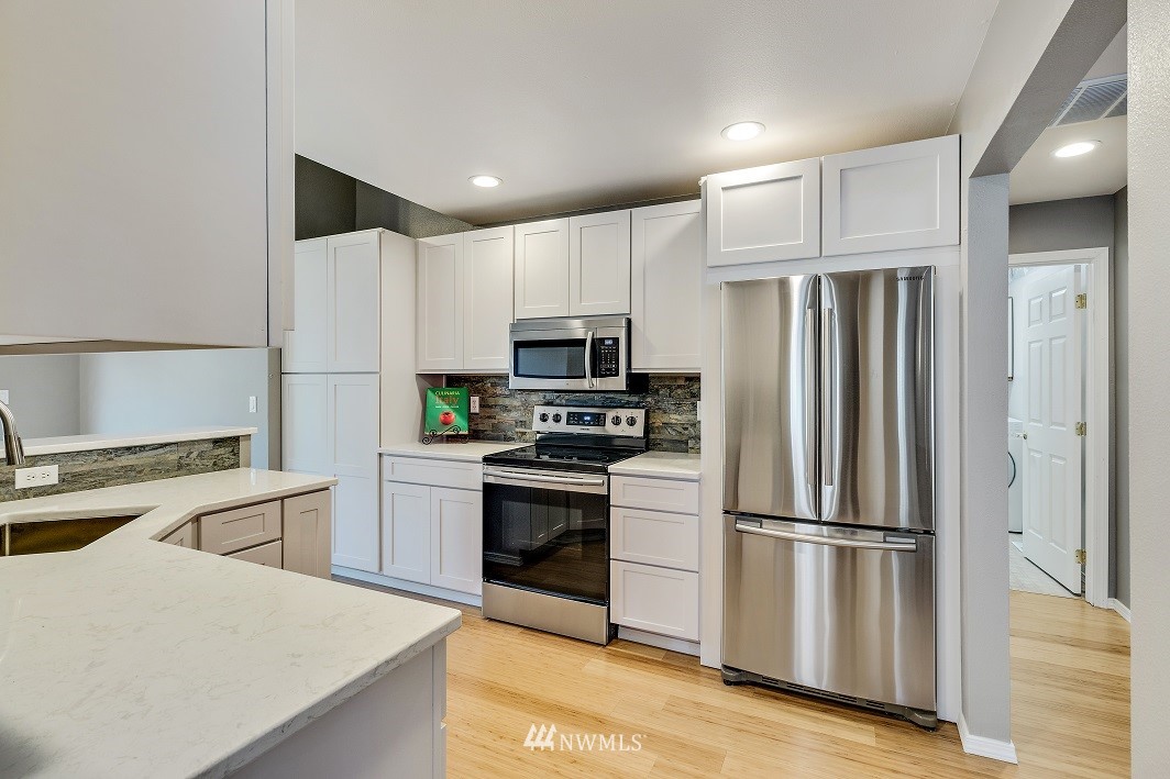 2056 Southeast 8th Place Renton, WA 98057 - Photo 8 of 19