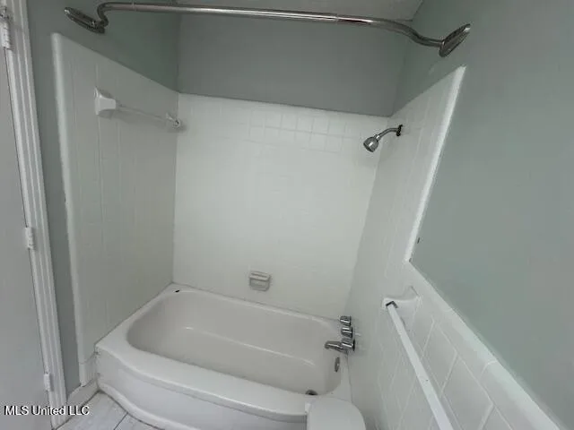 $159,000 | 102 East Lakeview Circle, Clinton, MS 39056