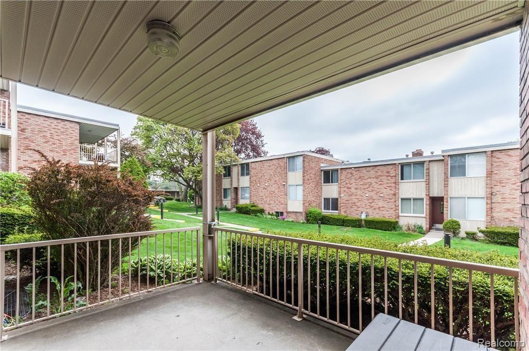 4049 West Maple Road, Unit 103 Bloomfield Hills, MI 48301 - Photo 14 of 17 Maple-10.jpg