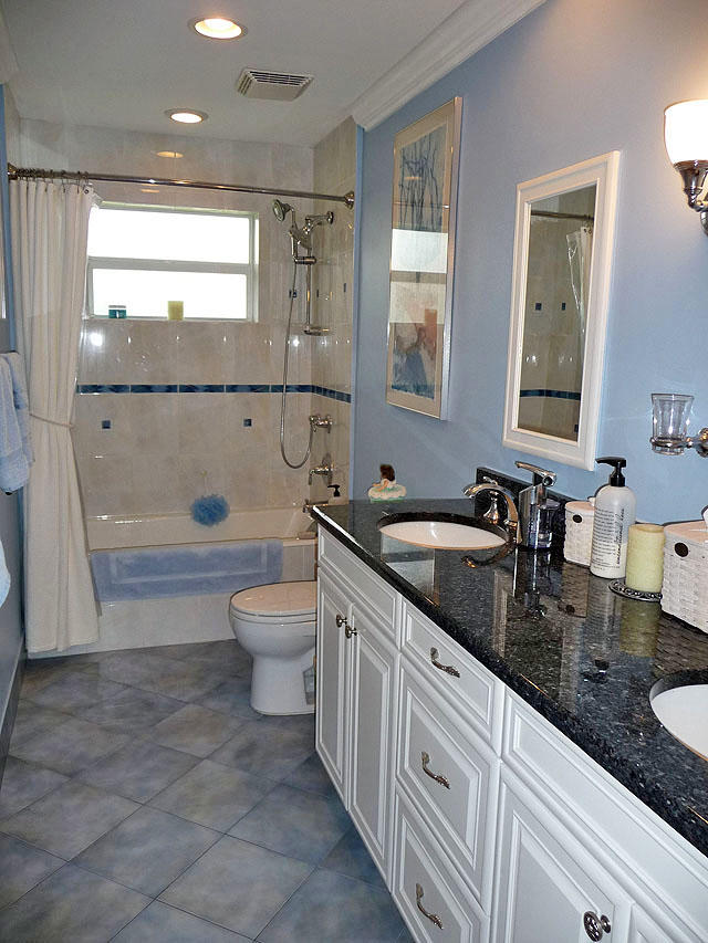 17735 Foxglove Lane Boca Raton, FL 33487 - Photo 13 of 21 Bathroom