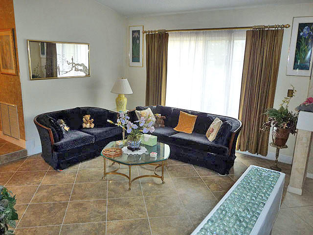 17735 Foxglove Lane Boca Raton, FL 33487 - Photo 3 of 21 Living Room
