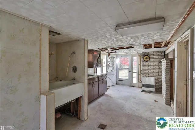 $389,800 | 9160 Furnace Road, Slatington, PA 18080