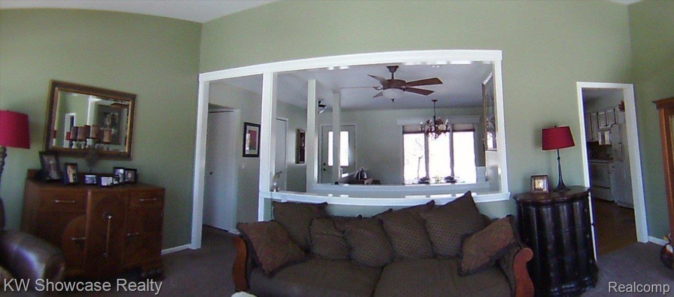 3995 Pitt Road Waterford, MI 48328 - Photo 8 of 16 GREAT ROOM