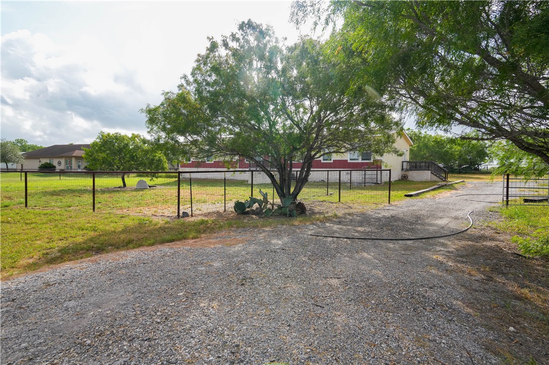 132 Quail Run Calliham, TX 78007 - Photo 3 of 22