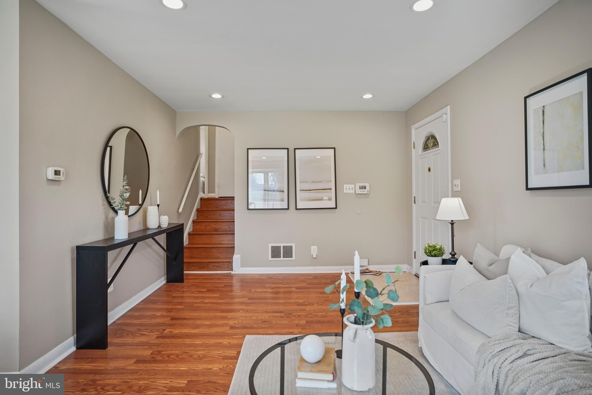 3512 Mayfair Road Baltimore, MD 21207 - Photo 12 of 29 Living Room