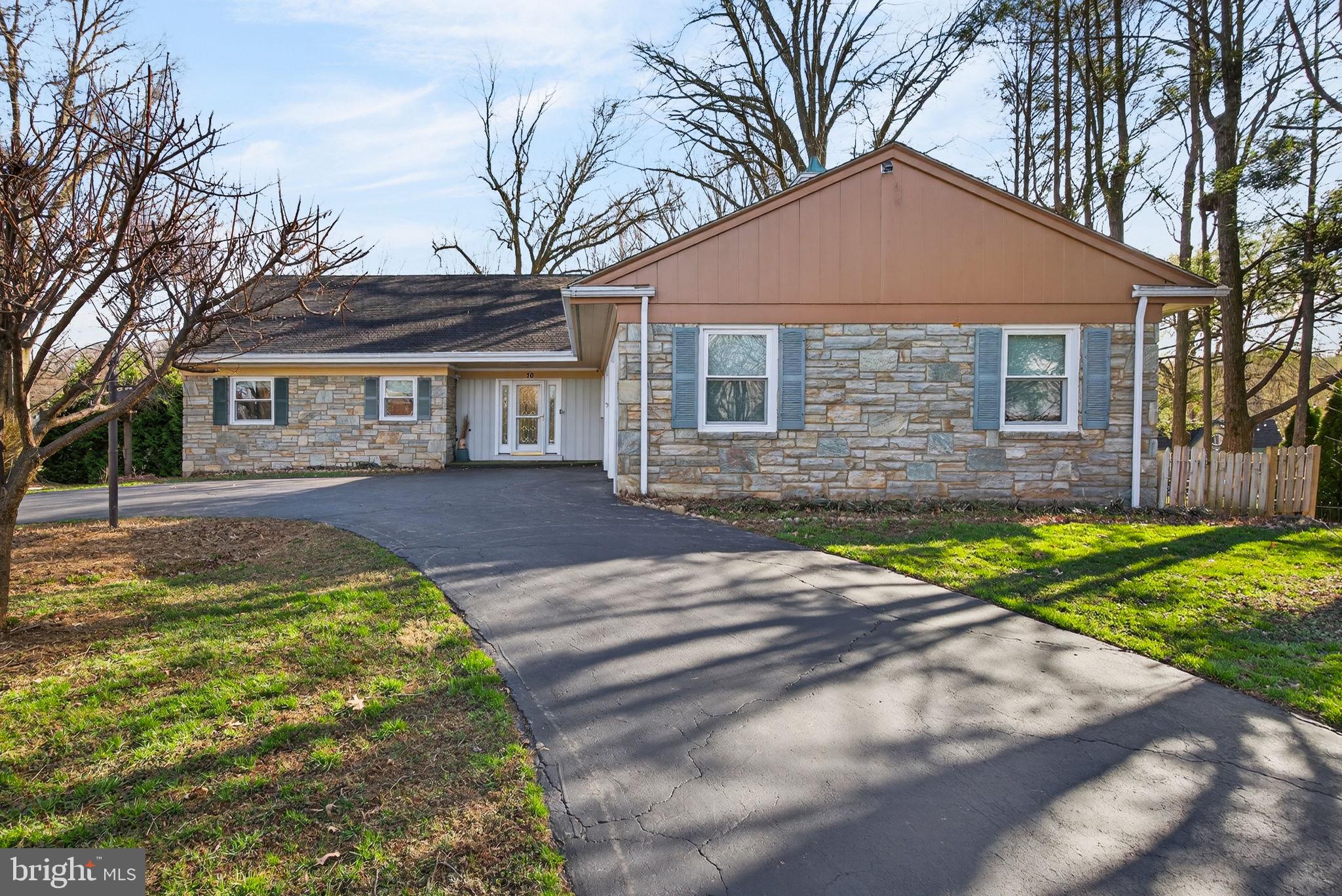 70 Waverly Avenue Lancaster, PA 17601 - Photo 1 of 44