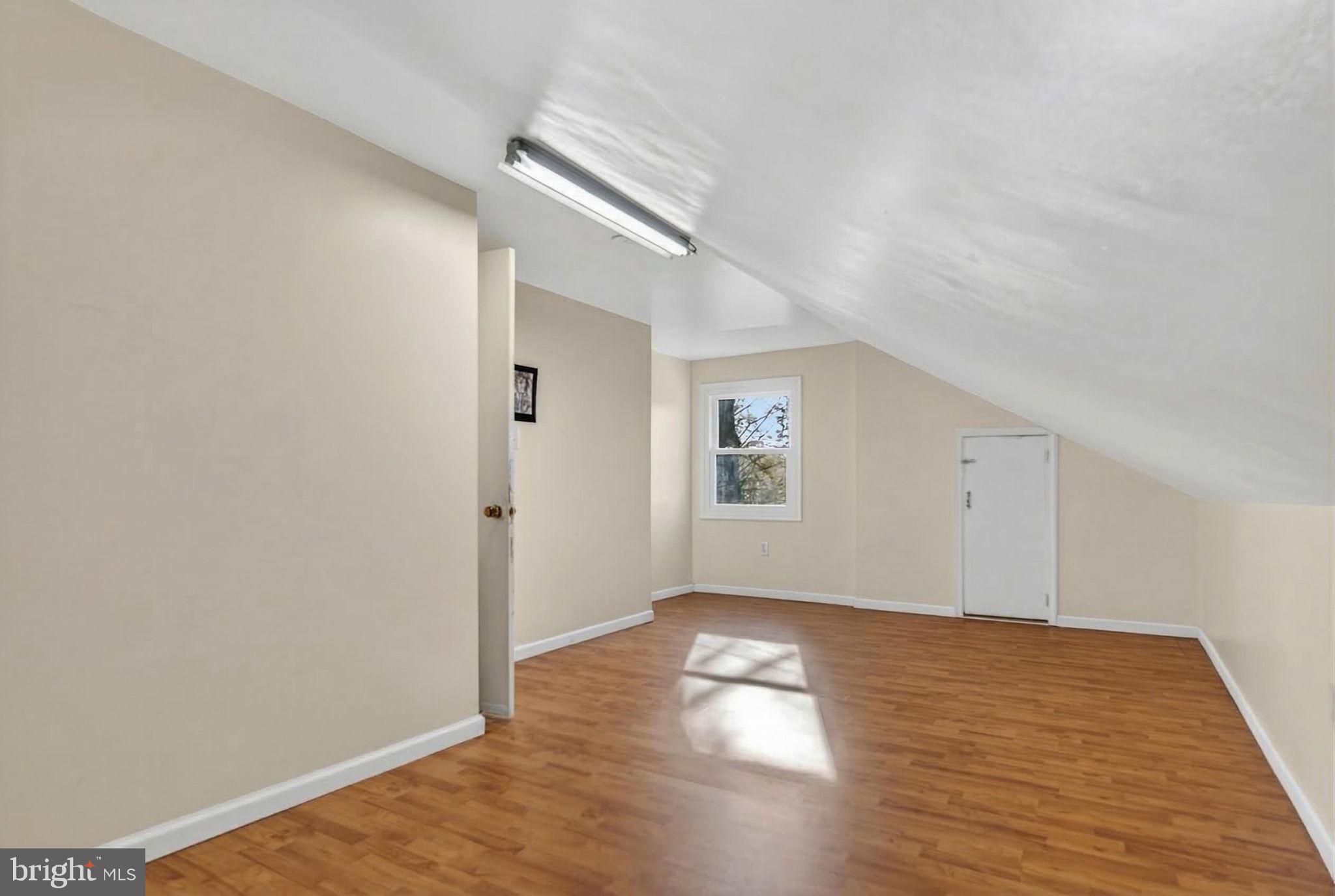 70 Waverly Avenue Lancaster, PA 17601 - Photo 26 of 44 Huge Walk-In Closet