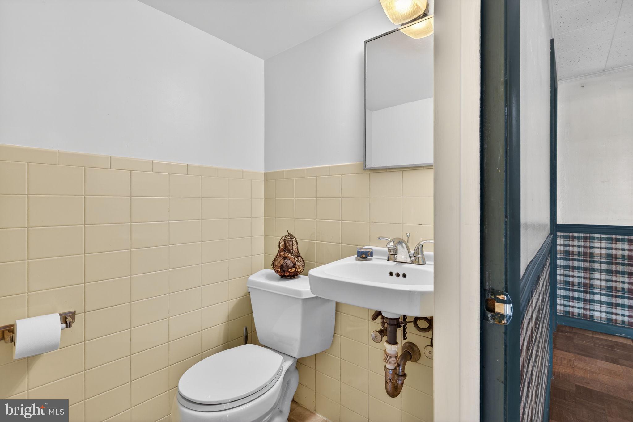 70 Waverly Avenue Lancaster, PA 17601 - Photo 37 of 44 Basement Half Bath