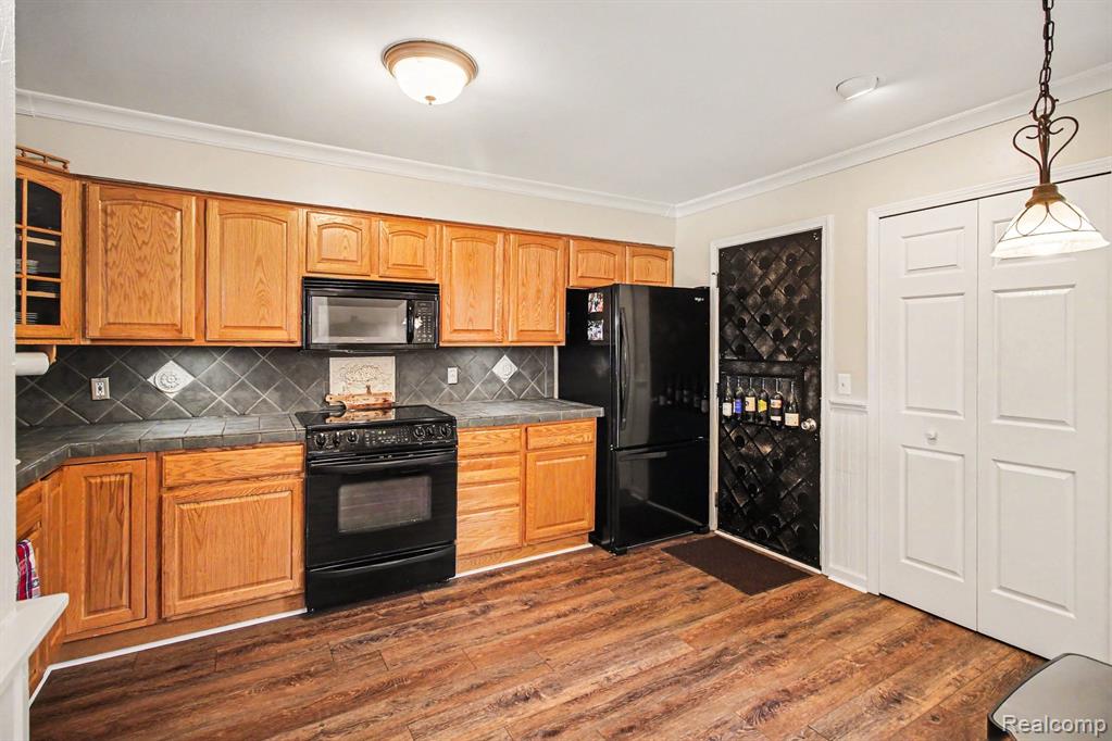 678 Summit Ridge Drive Milford, MI 48381 - Photo 12 of 28