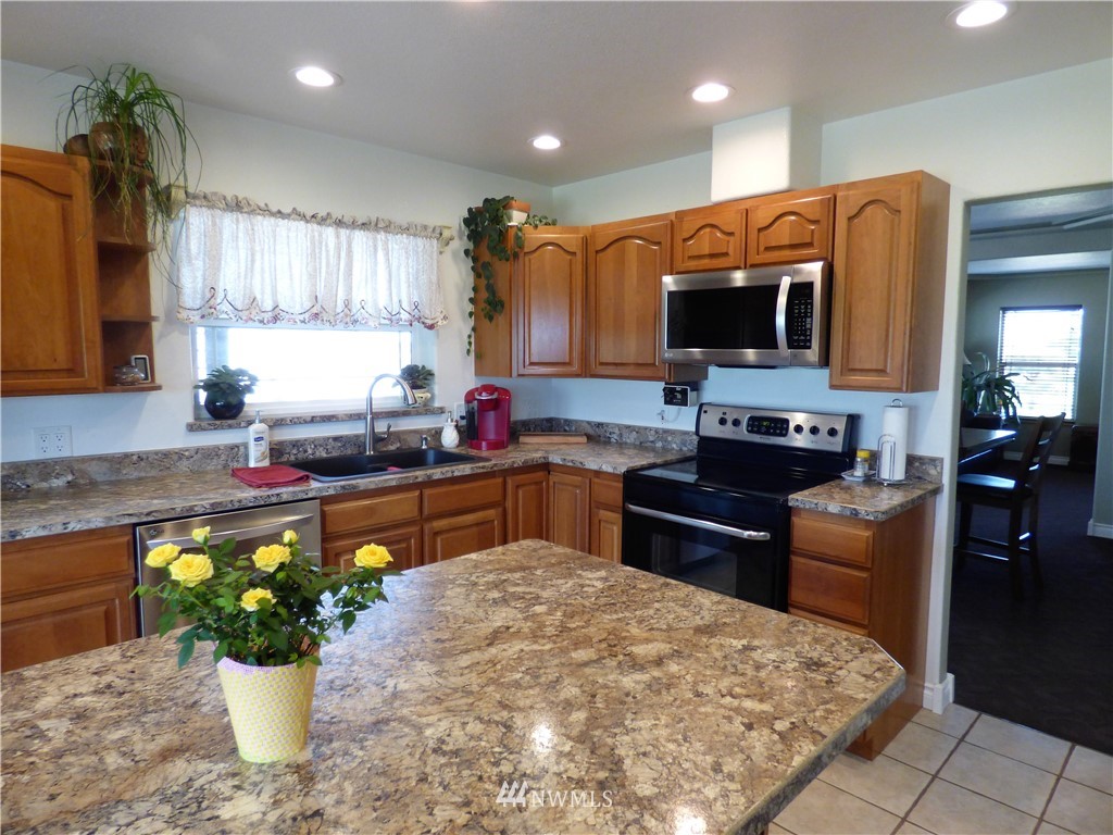 2676 Valley Road Northeast Moses Lake, WA 98837 - Photo 8 of 25 Gallery Image 8